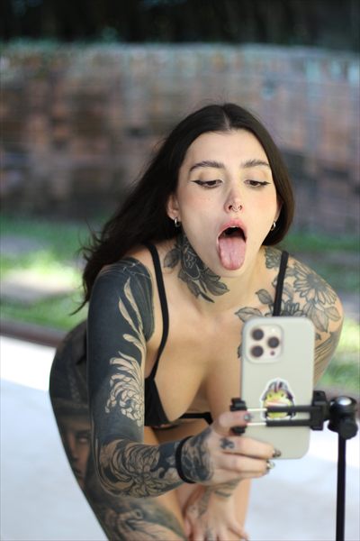 LULU 🖤