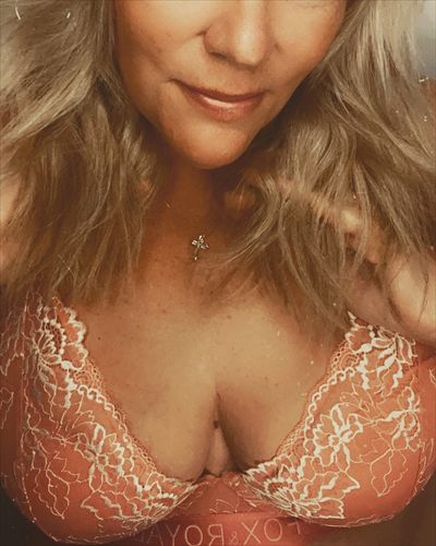 Curvy_sexy_aussie