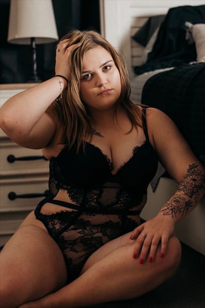 Brooke Holmes profile photo 2