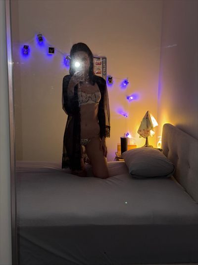 Aimee Jay - FREE PAGE