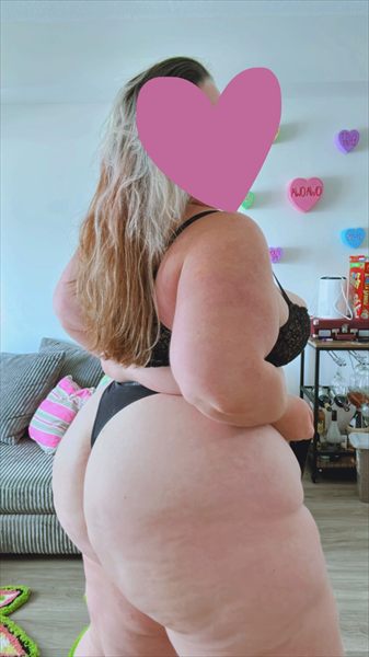 Curvy Queen