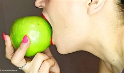 Mordiendo la manzana profile photo 2