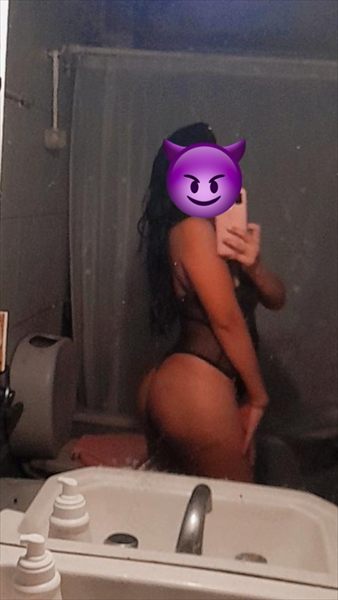 🔥🔥 HOT  BRUNETTE 🔥🔥