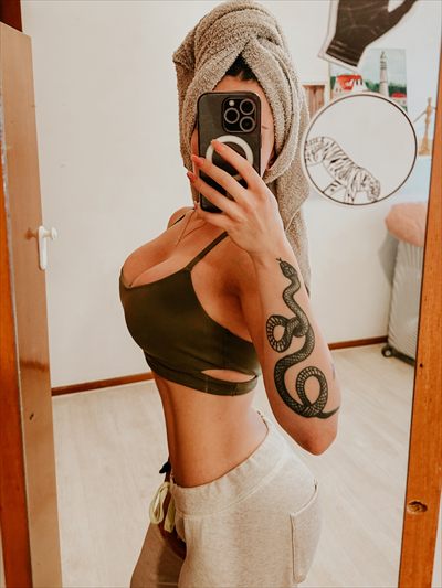 Sophie profile photo 2