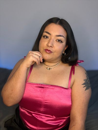 Maria 💘 Superior dominant woman
