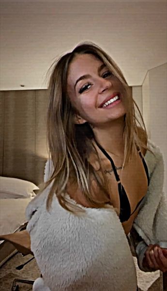 Lola Sky