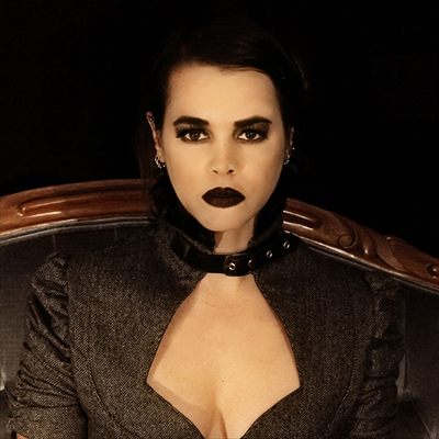 Maîtresse Chatouille: FemDom Tickler