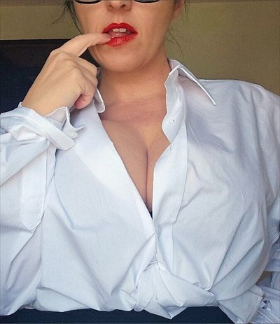 TheVintageGoddess profile photo 3