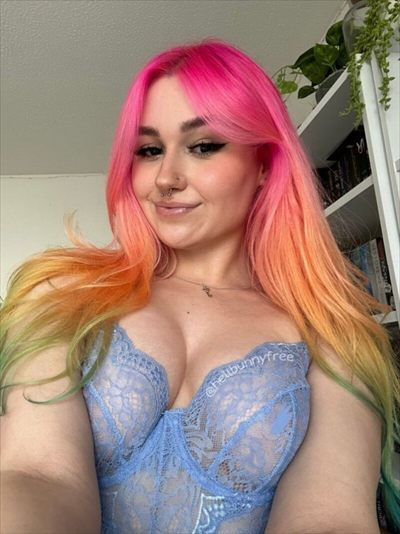 Bunny🐰FREE PAGE profile photo 3