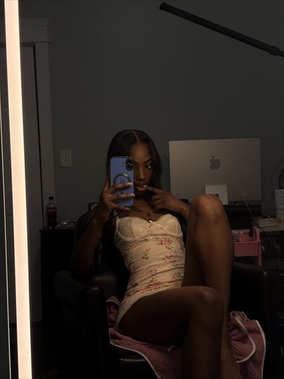 Sinnamon | The PetiteFreak 💋