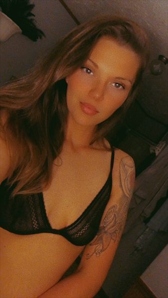 Nikole🖤