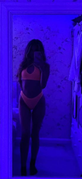 L😘