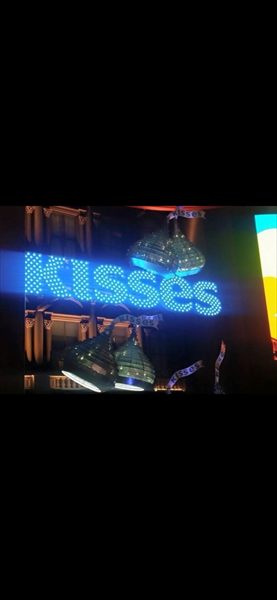 aLittlehersheykiss profile photo 2
