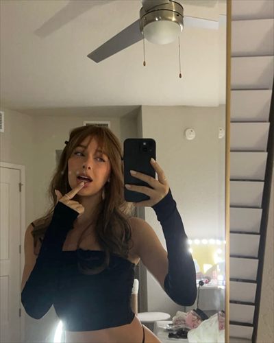 chloe profile photo 3