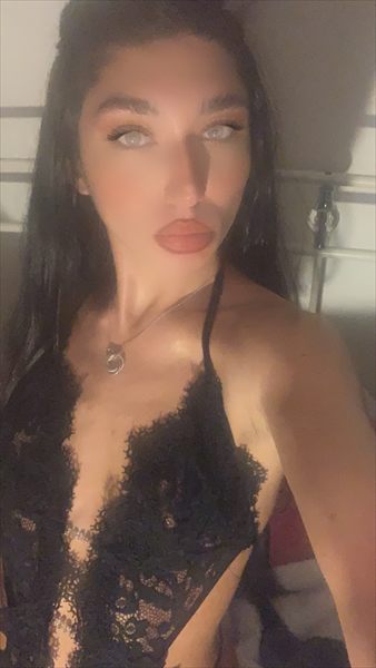Brunette babe 😈 profile photo 2