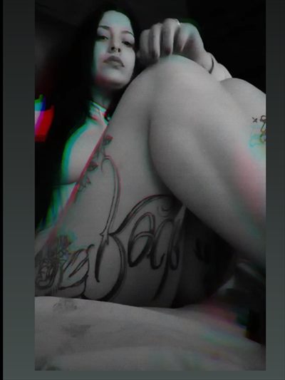 Miss wild brunette profile photo 2