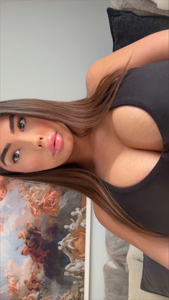 Naomi Doll  ✨