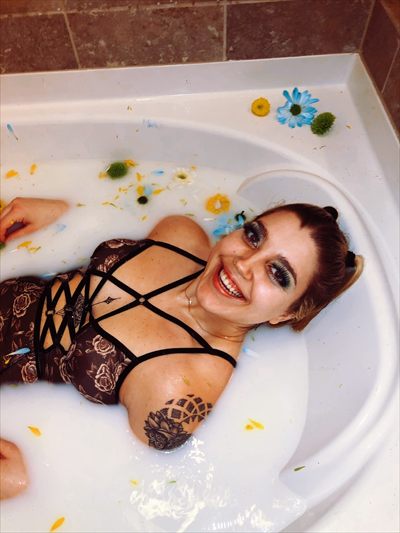 Honey 😈🤍 profile photo 2
