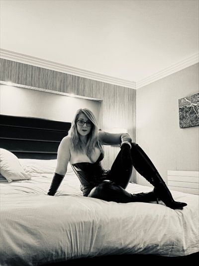 Mistress Glass profile photo 2