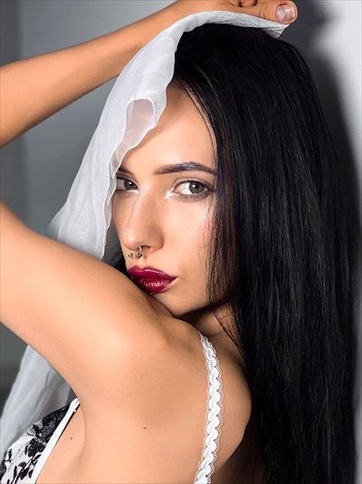 𝕷𝖆𝖚𝖗𝖆 𝕭𝖑𝖆𝖈𝖐 🖤