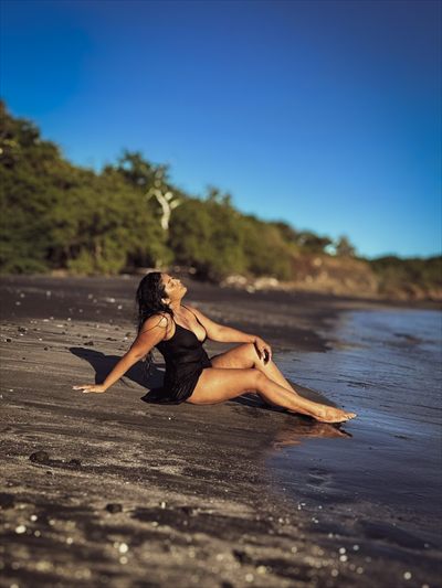 Naughty girl profile photo 2