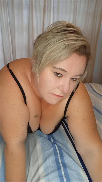 Kiwi 💕BBW HOUSEWIFE