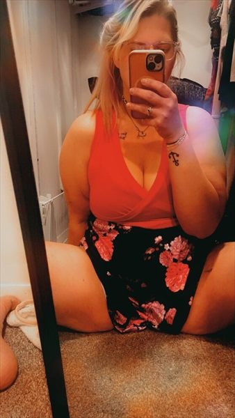 😈 Ellie ✨