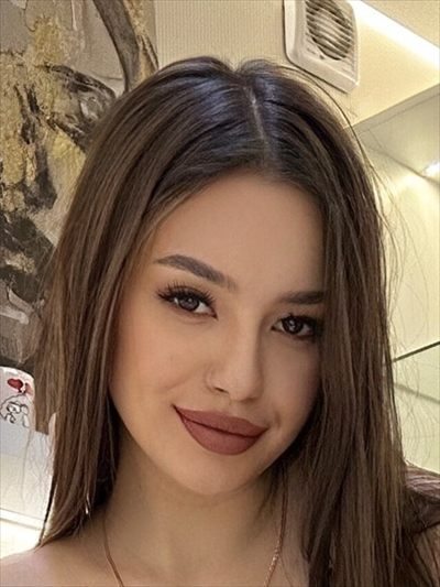 Eva Elfie🦋