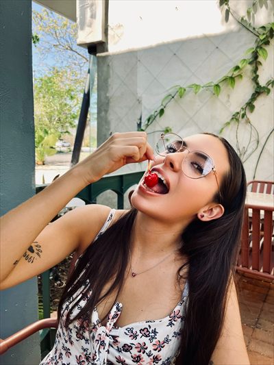 Mia Moreno