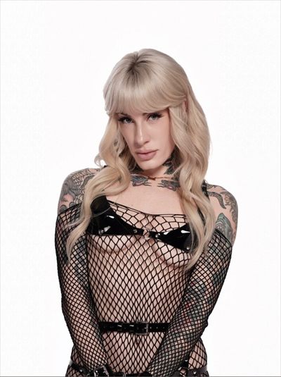 Elle 🖤
