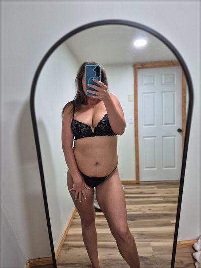 Scarlett next-door