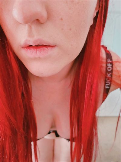 Short Spicy Redhead