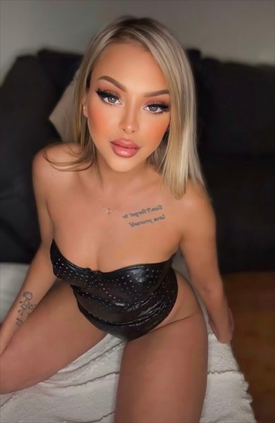 Lacey Wood 🖤