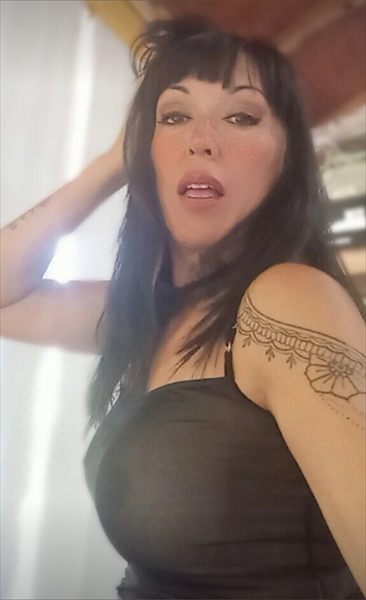 🔥🔥 𝐈𝐕𝐎𝐍𝐍𝐄 🔥🔥
