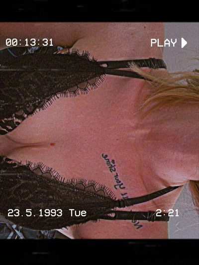 Ellie profile photo 2