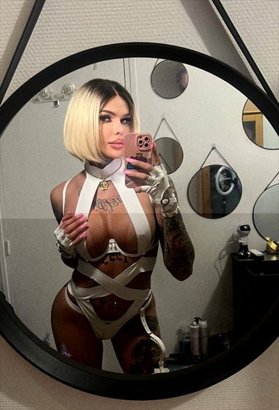 Clara Lima ts Hot🔥 profile photo 3