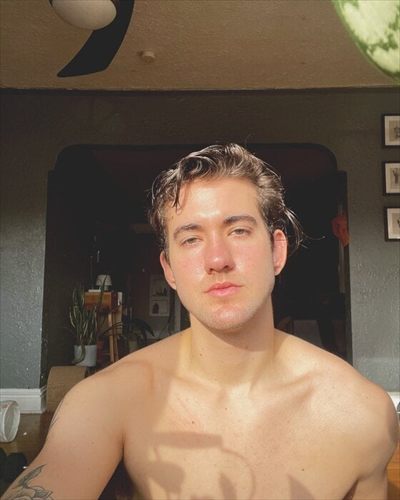 Gray profile photo 3