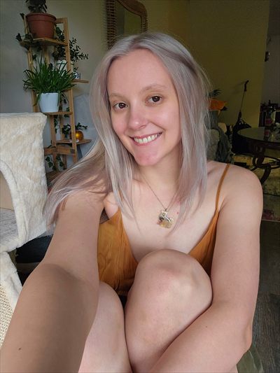 Kali Cox | Au Naturale Nerdy Girlfriend