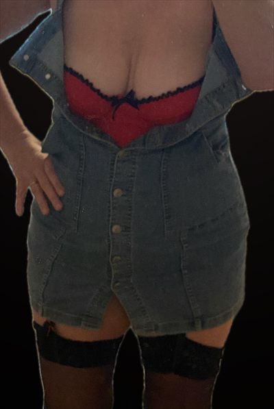 Sexy bored hot housewife