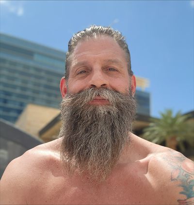 Vegas Hot Dad