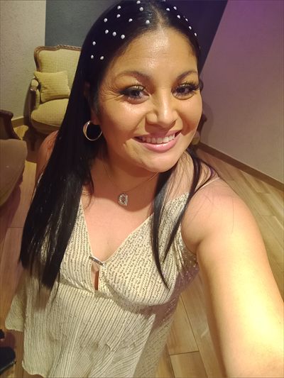 ArianaHot