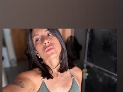 𝗘𝗠𝗠𝗜 POISON 👄🐍💦 profile photo 2