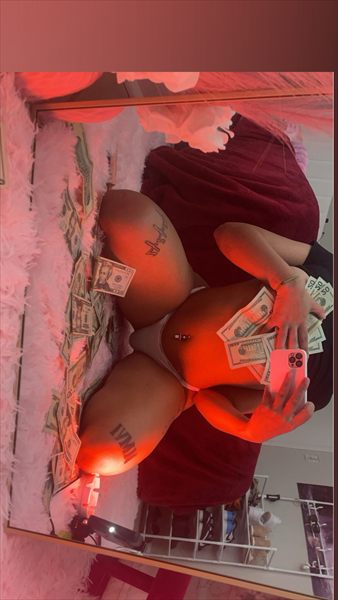EJ🍑😋