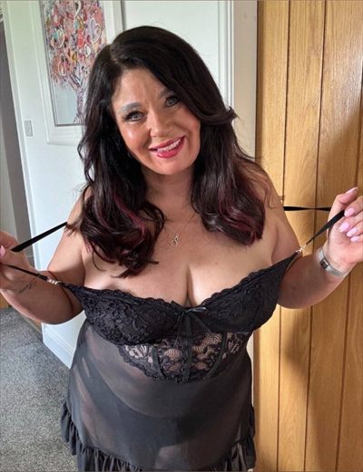 Gilf Mandy Hayes