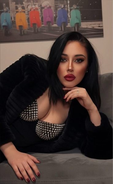 Ambra Velvet