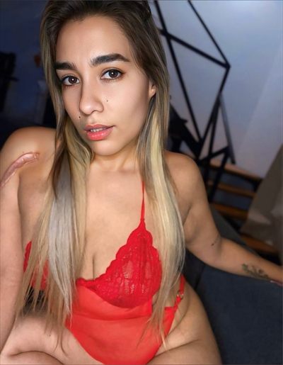 Fɪᴇʀʏ Bʟᴏɴᴅᴇ 🔥😈🥵