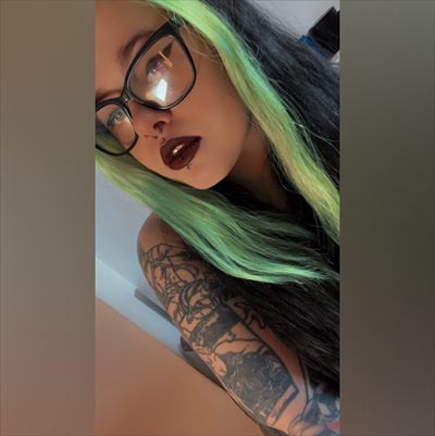 Big Tiddy Goth Girl profile photo 2