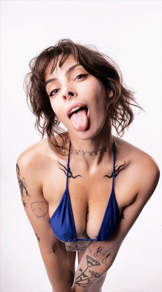Genna James profile photo 3