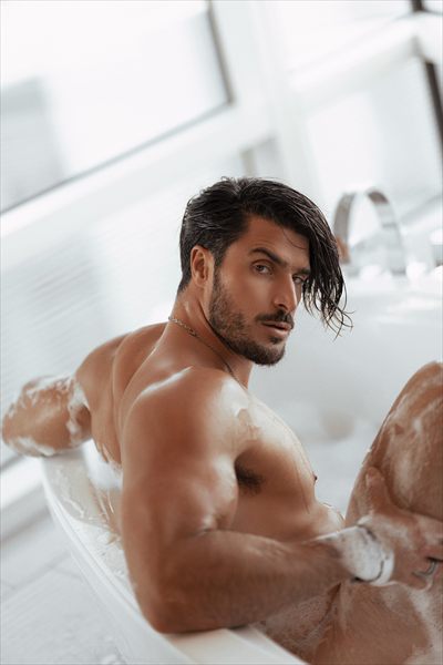 𝐋𝐄𝐎 - message me now