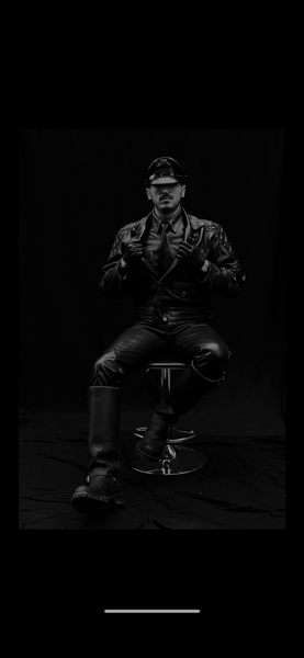 Leatherguy01